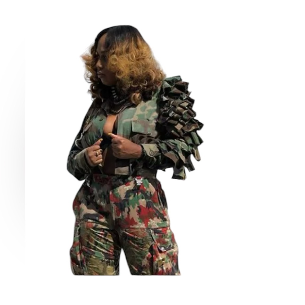 NEW Camouflage Cacading Ruffles Flare Sleeve CropJacket - Size M/L - Picture 3 of 5